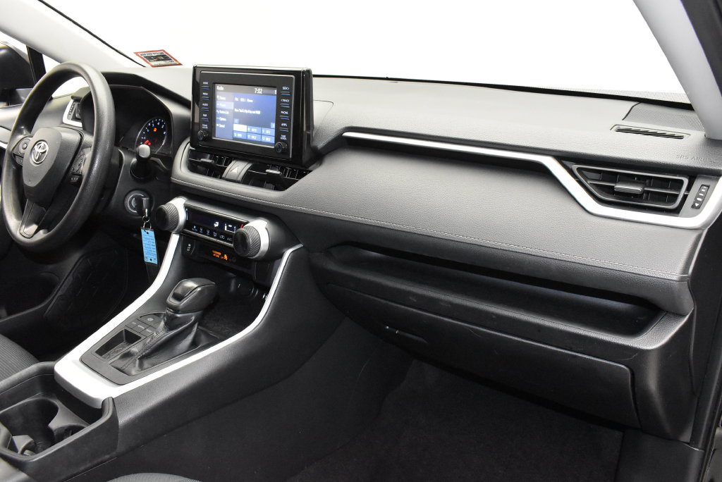 Used 2019 Toyota RAV4 LE FWD image 22
