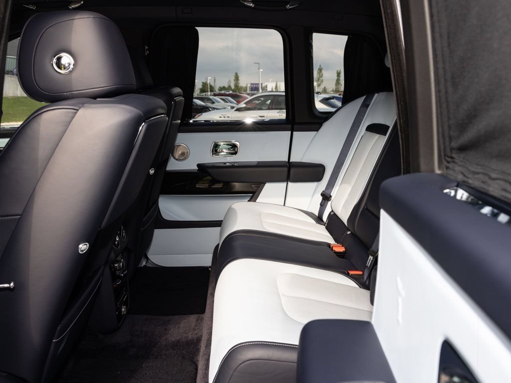 Certified 2022 Rolls-Royce Cullinan w/ Cullinan Package AWD/4WD image 59