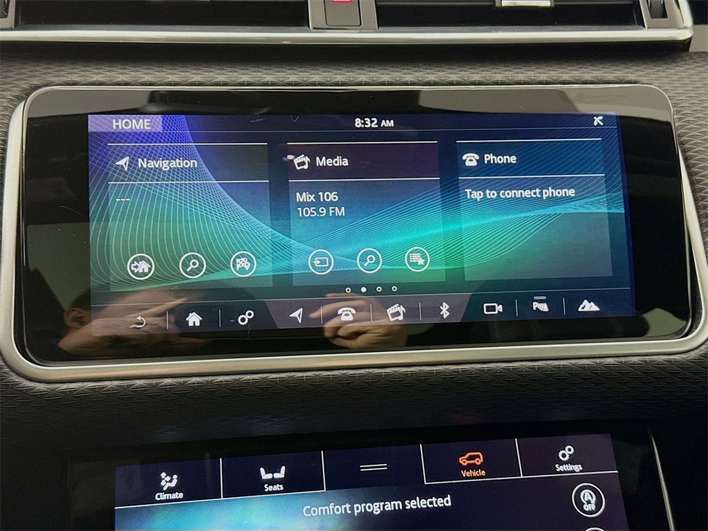 Used 2018 Land Rover Range Rover Velar R-Dynamic SE image 15