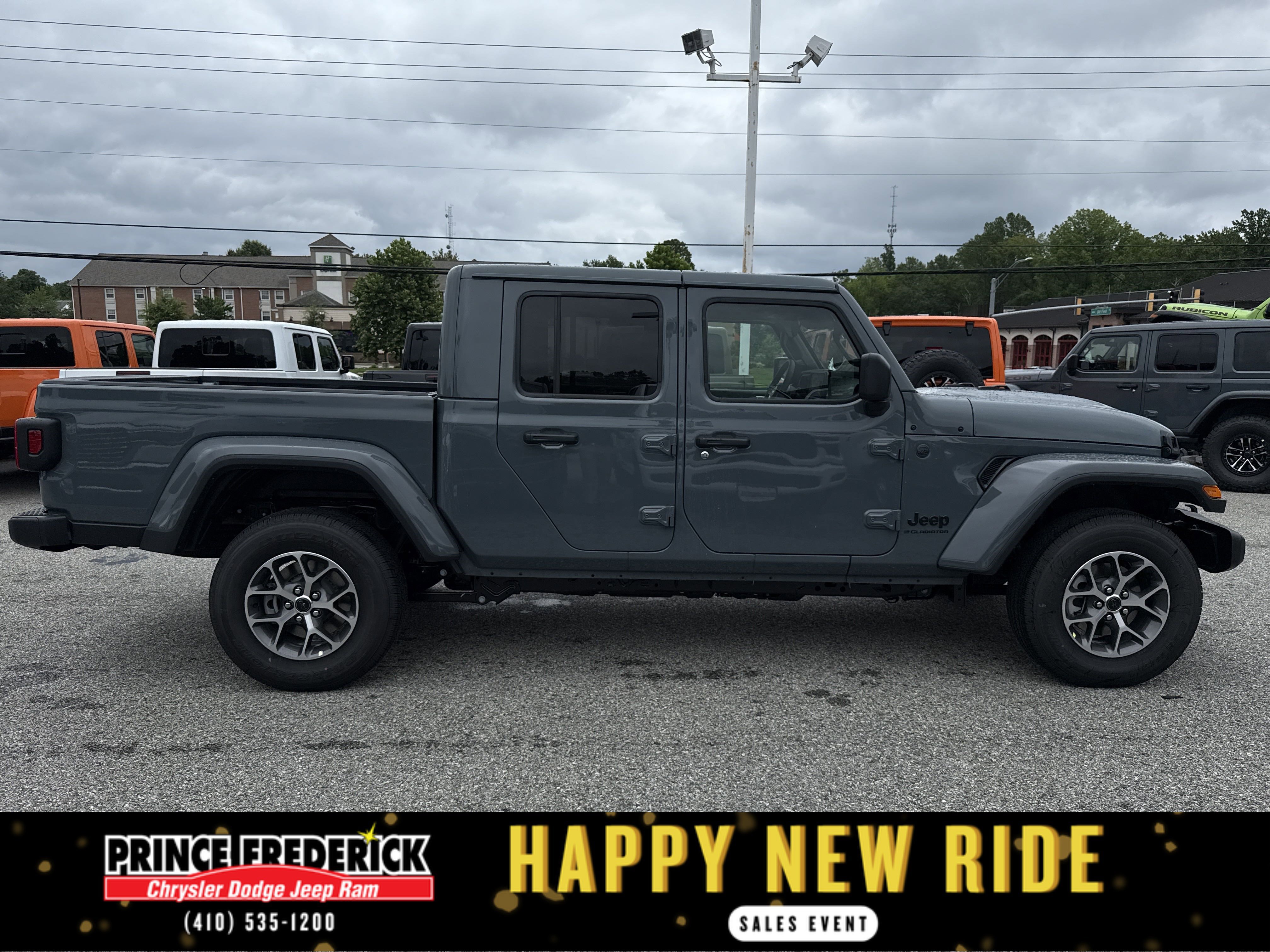 New 2025 Jeep Gladiator Sport video 2