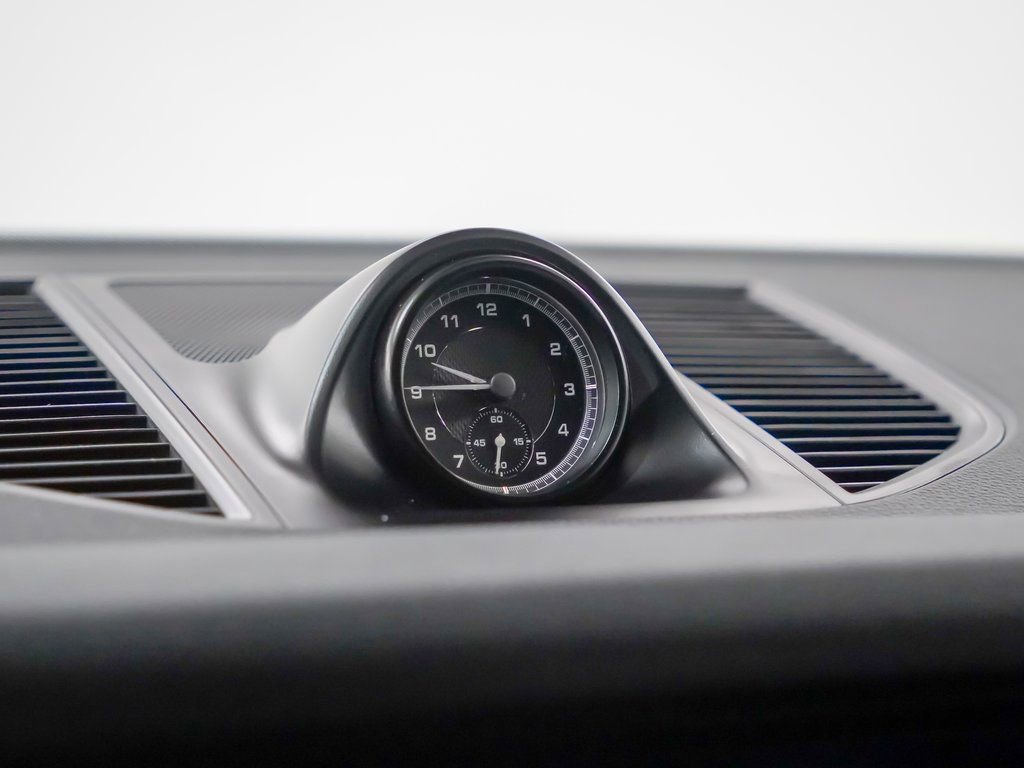 Certified 2025 Porsche Macan image 29