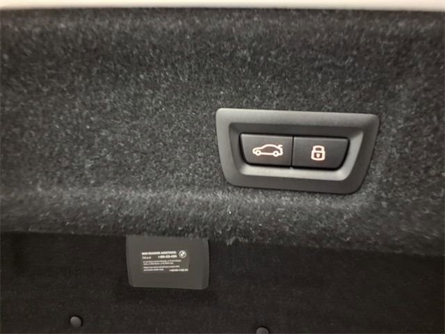 Used 2025 BMW 330i xDrive Sedan w/ Premium Package image 13
