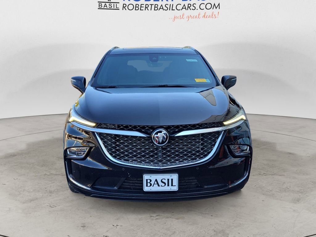 Used 2024 Buick Enclave Avenir w/ Avenir Technology Package image 8