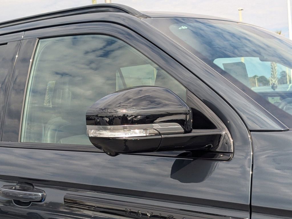 New 2026 Lincoln Navigator Reserve w/ Jet Appearance Package image 12