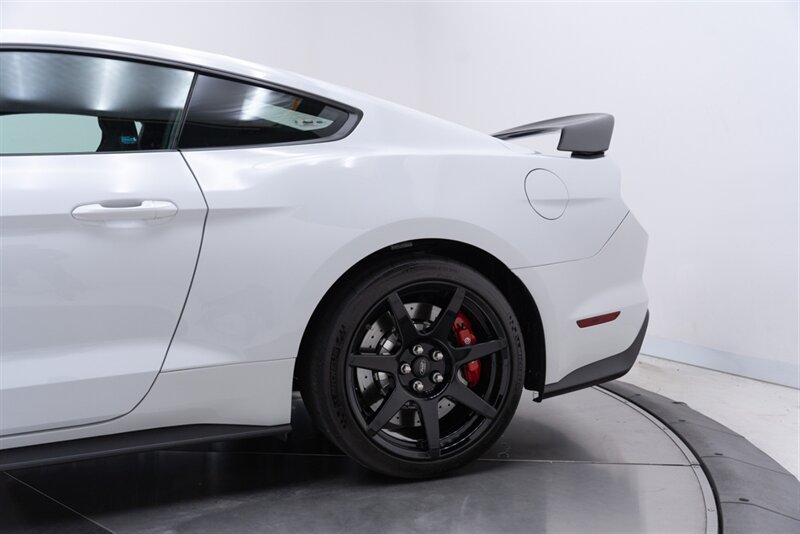 Used 2017 Ford Mustang Shelby GT350R w/ GT350R Equipment Group 920A RWD image 38