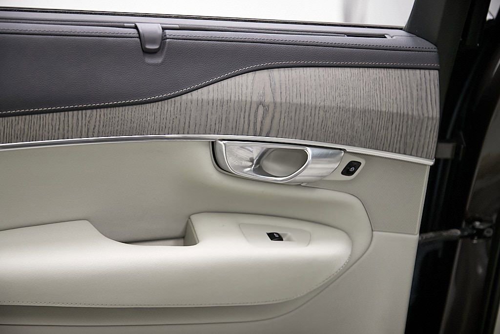 Certified 2023 Volvo XC90 T8 Ultimate image 22