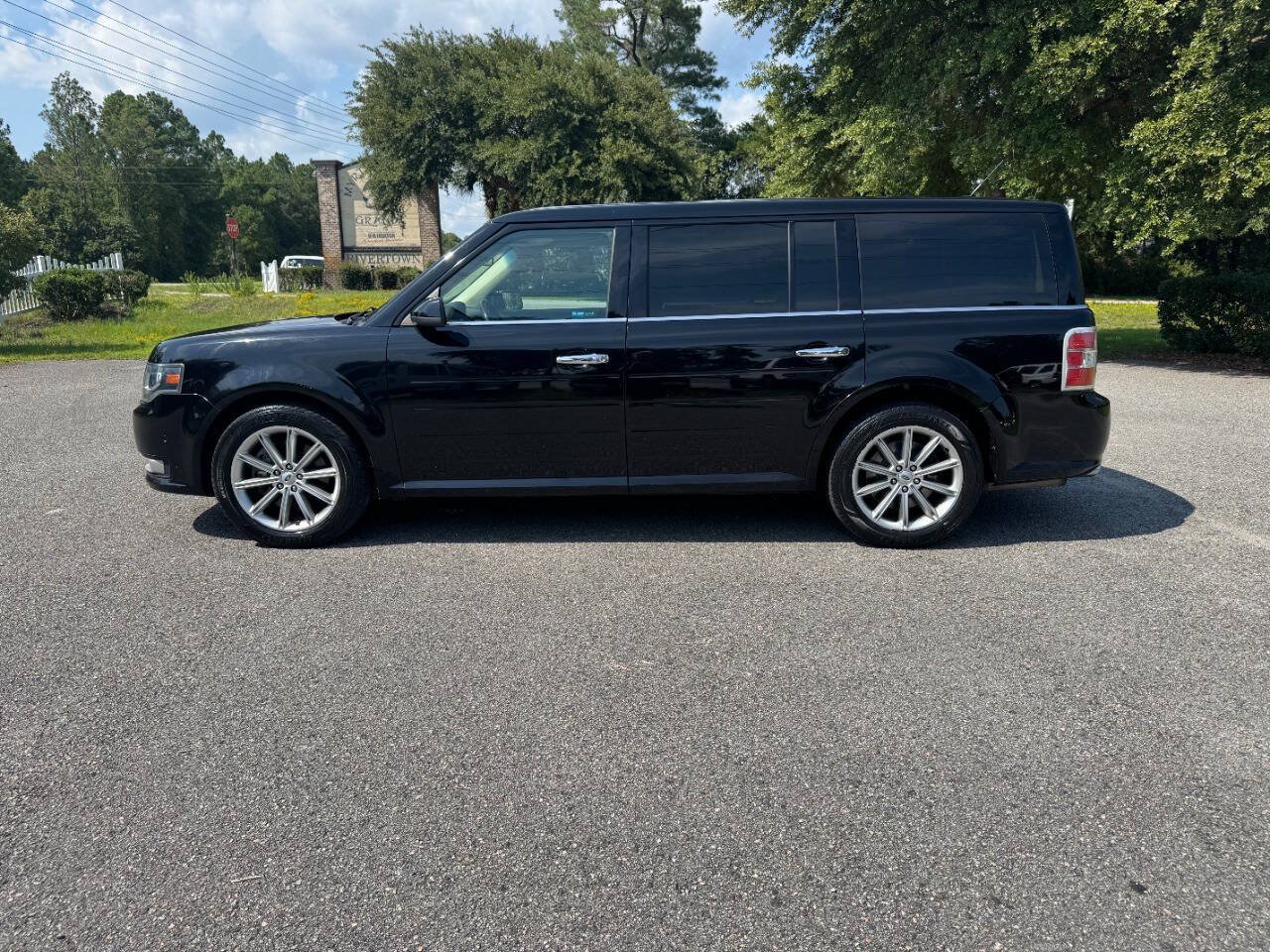Used 2018 Ford Flex Limited w/ Equipment Group 301A AWD/4WD image 4