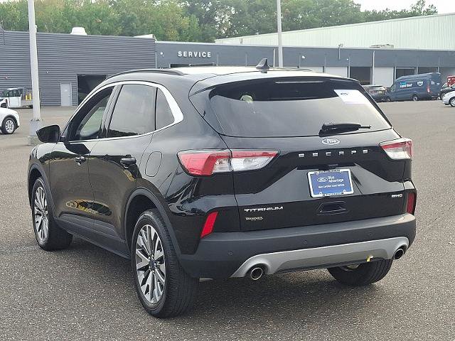 Certified 2022 Ford Escape Titanium image 4