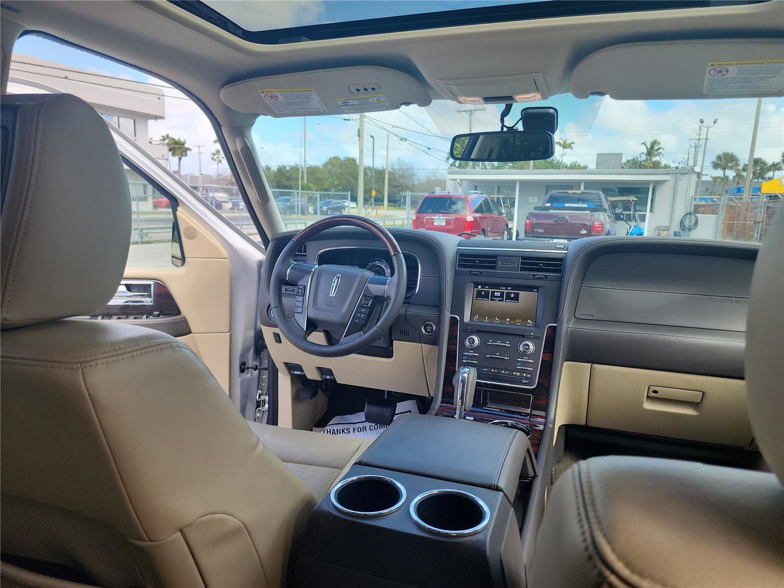 Used 2017 Lincoln Navigator Reserve image 31