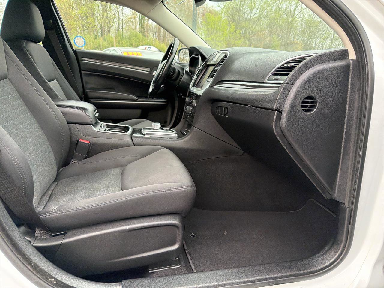 Used 2019 Chrysler 300 Touring w/ Sport Appearance Package image 16