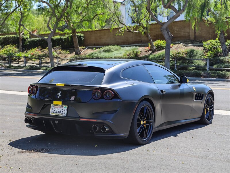 Used 2017 Ferrari GTC4Lusso AWD/4WD image 25