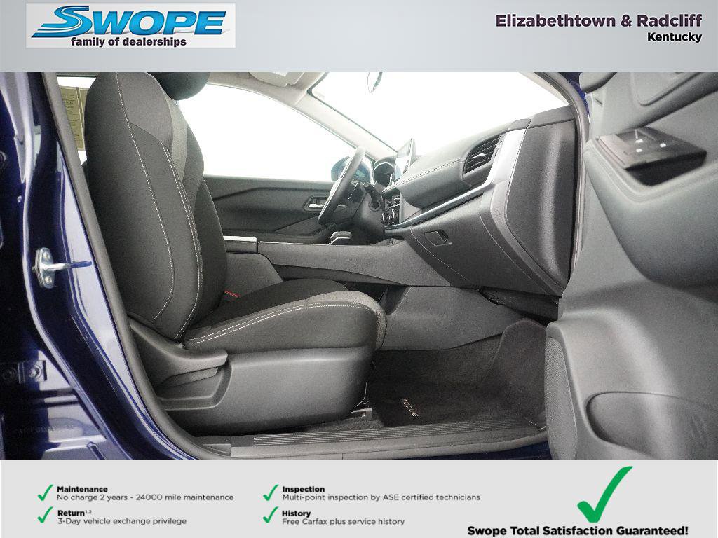 Used 2025 Nissan Rogue SV image 11