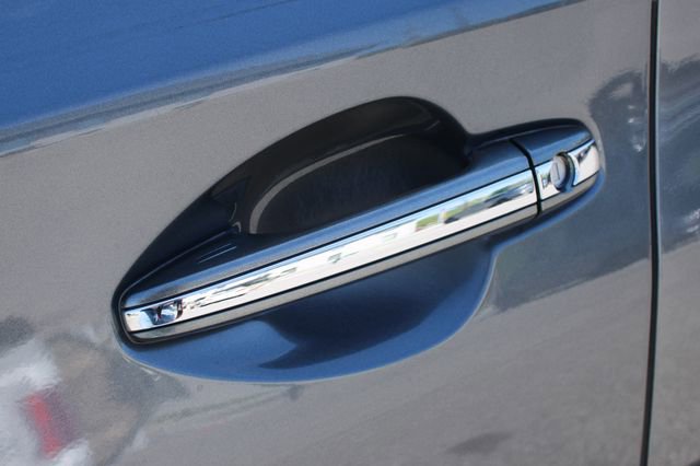 Used 2013 Toyota Avalon XLE FWD image 9