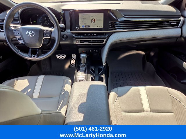 Used 2025 Toyota Camry SE FWD image 13