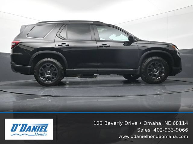 Used 2025 Honda Pilot TrailSport image 13