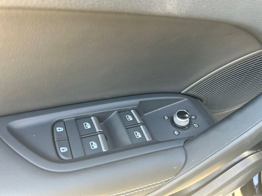 Used 2023 Audi Q5 2.0T Premium Plus w/ Premium Plus Package AWD/4WD image 53