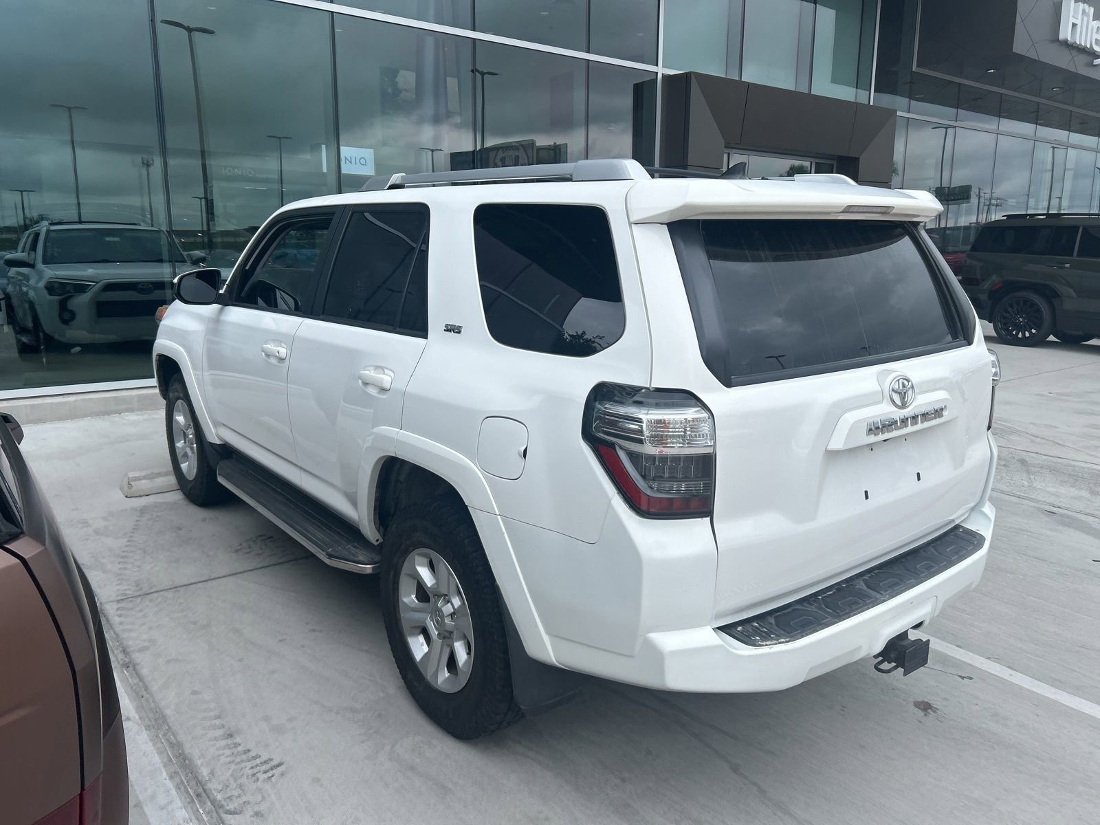 Used 2015 Toyota 4Runner SR5 AWD/4WD image 8