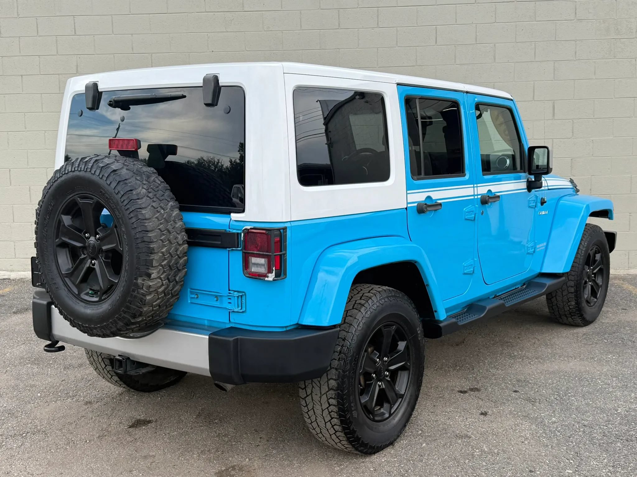 Used 2017 Jeep Wrangler Unlimited Sahara w/ Quick Order Package 23E Chief AWD/4WD image 7