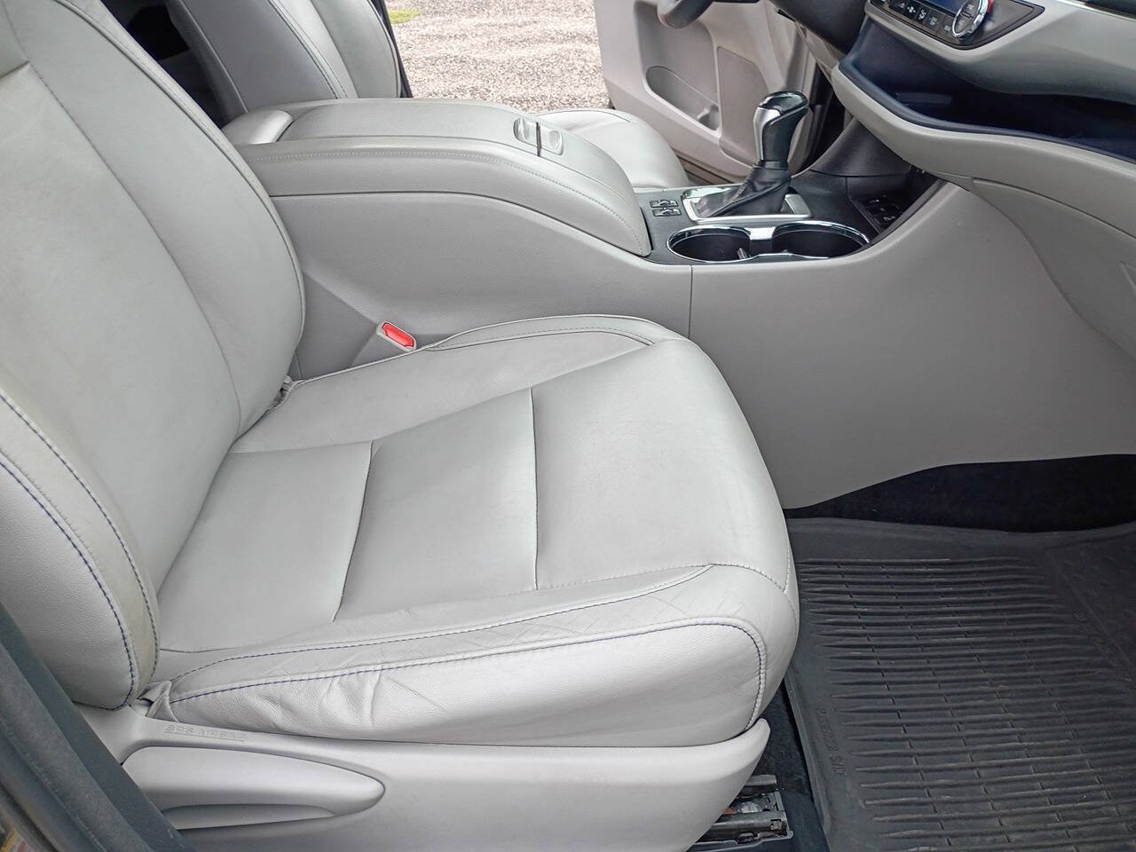 Used 2016 Toyota Highlander XLE AWD/4WD image 37