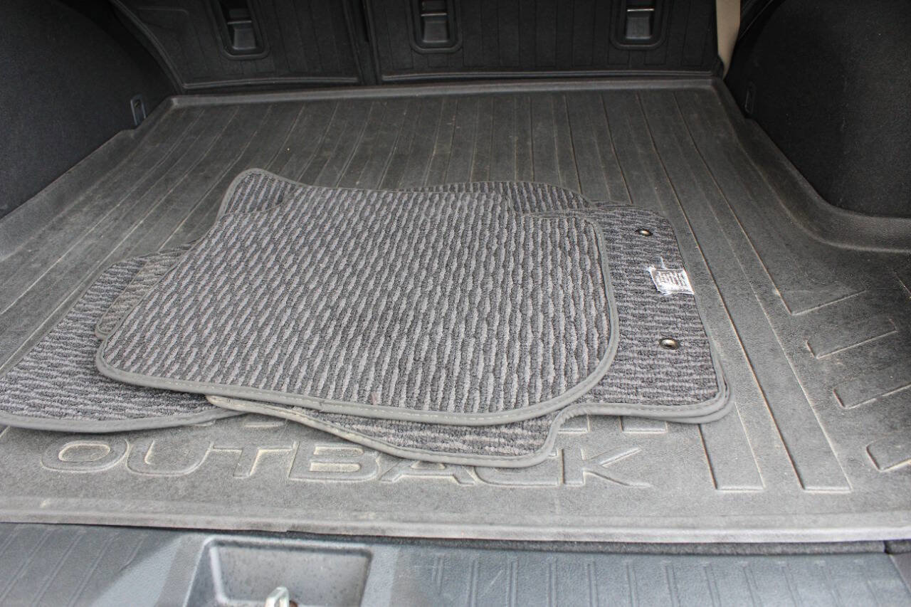 Used 2016 Subaru Outback 3.6R Limited image 16