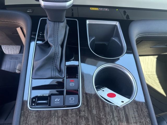 Used 2025 Toyota Sienna Limited image 29