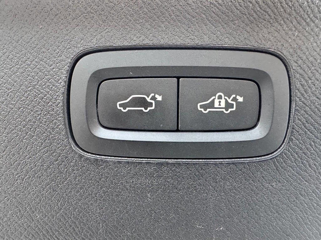 Used 2019 Volvo XC90 T6 Momentum w/ Advanced Package image 49