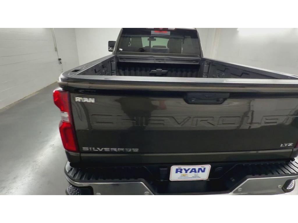 Used 2022 Chevrolet Silverado 2500 LTZ AWD/4WD image 7