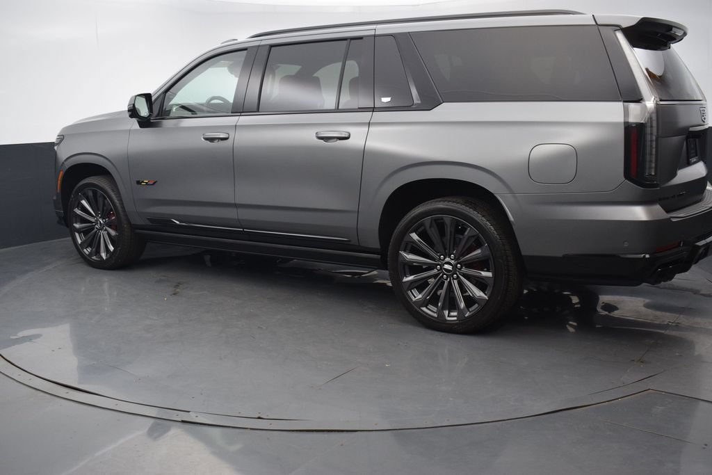 Certified 2026 Cadillac Escalade ESV V AWD/4WD image 3