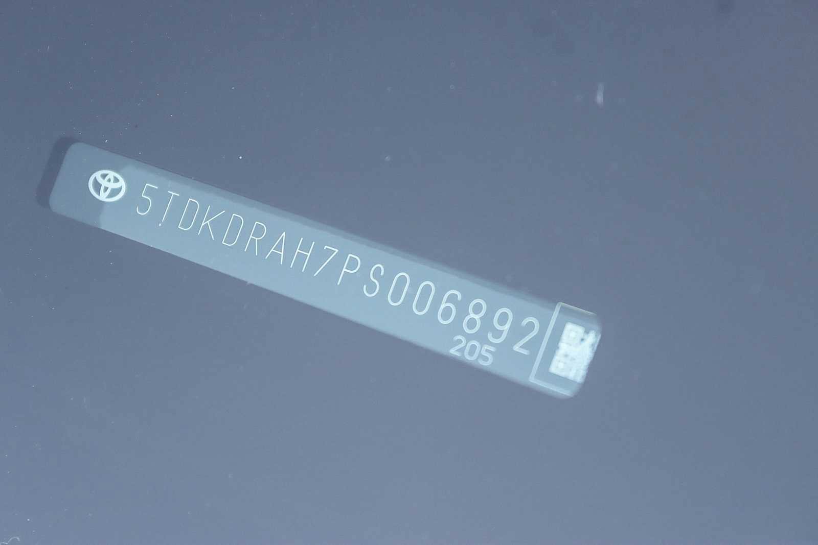 Used 2023 Toyota Highlander L image 28