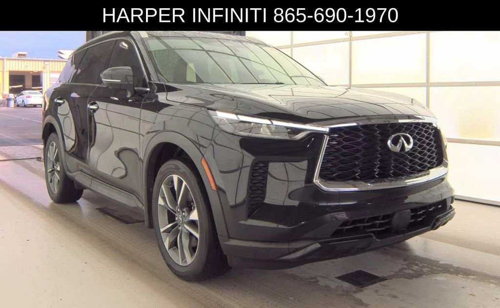 Used 2023 INFINITI QX60 Luxe w/ Performance Audio Package AWD/4WD image 4