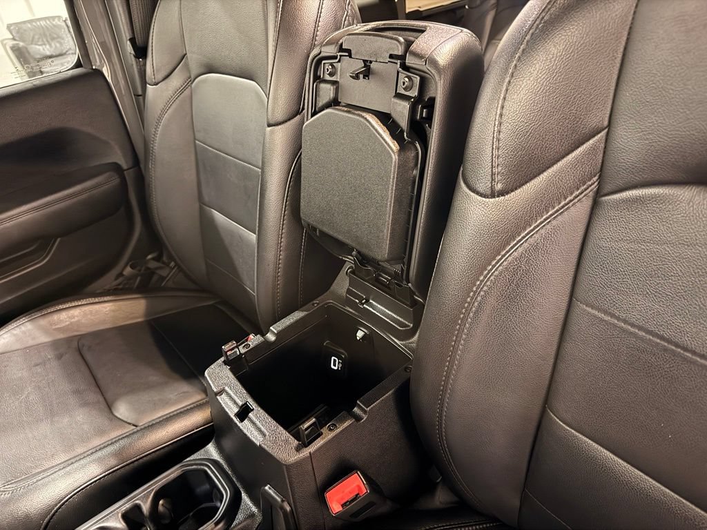 Used 2020 Jeep Wrangler Unlimited Sahara AWD/4WD image 26