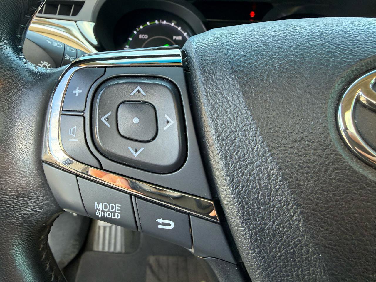 Used 2013 Toyota Avalon Limited image 26