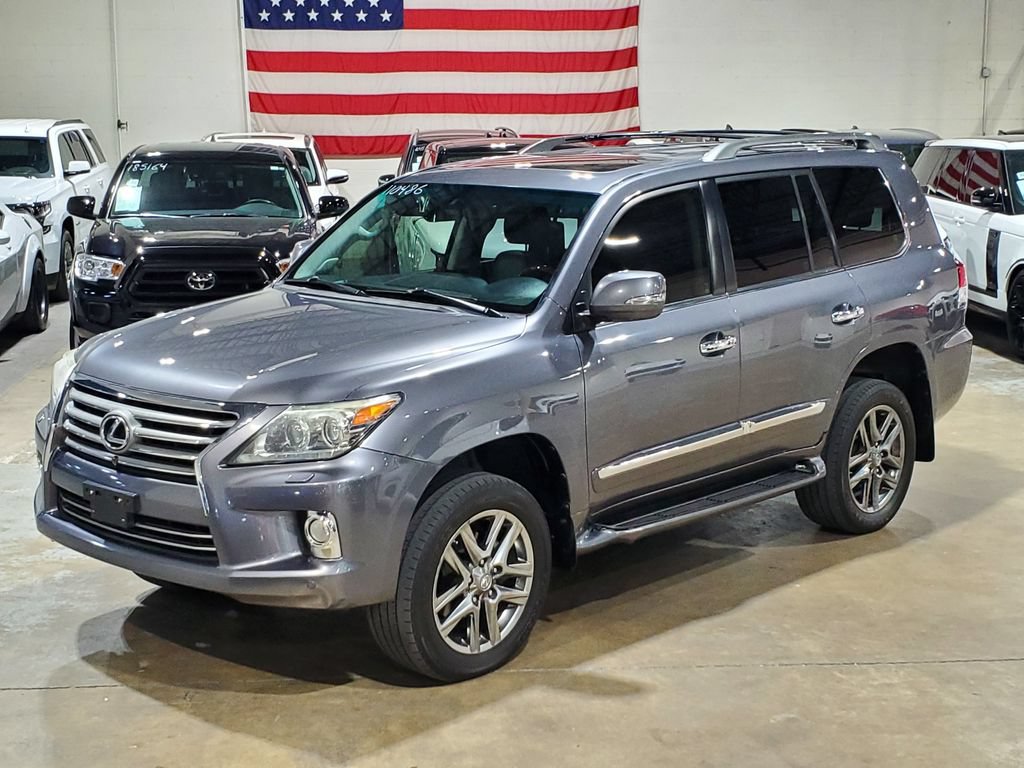 Used 2013 Lexus LX 570 4WD w/ Luxury Pkg image 42