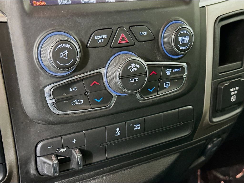 Certified 2019 RAM 1500 Classic SLT w/ Luxury Group image 21