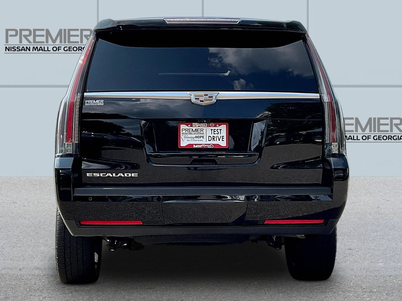 Used 2019 Cadillac Escalade Luxury AWD/4WD image 6