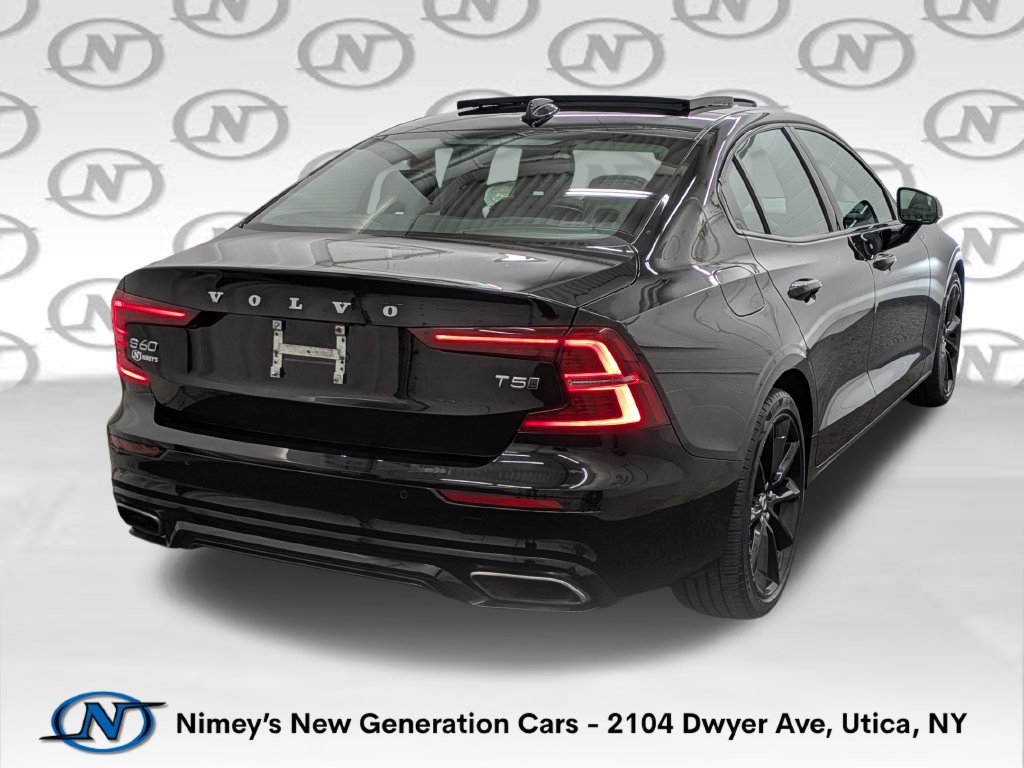 Used 2021 Volvo S60 T5 Momentum w/ Premium Package AWD/4WD image 2