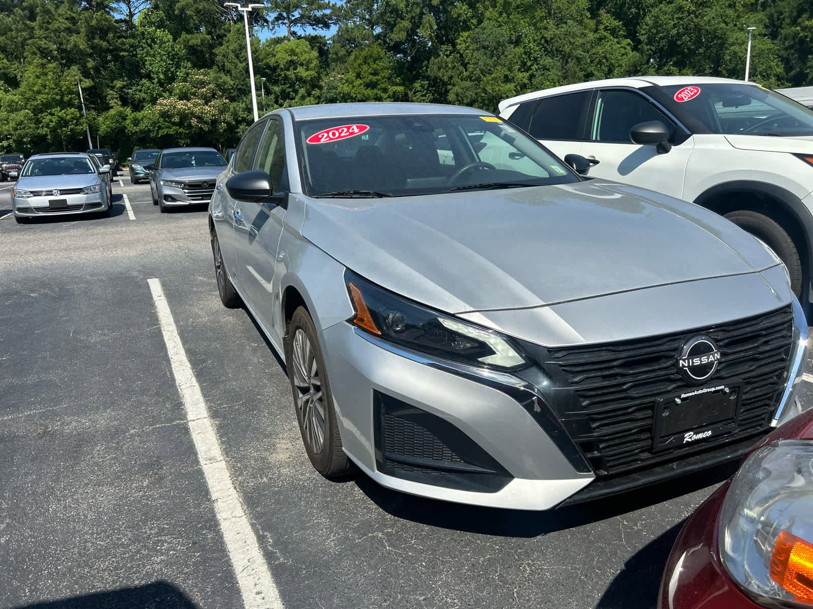 Used 2024 Nissan Altima 2.5 SV AWD/4WD image 6
