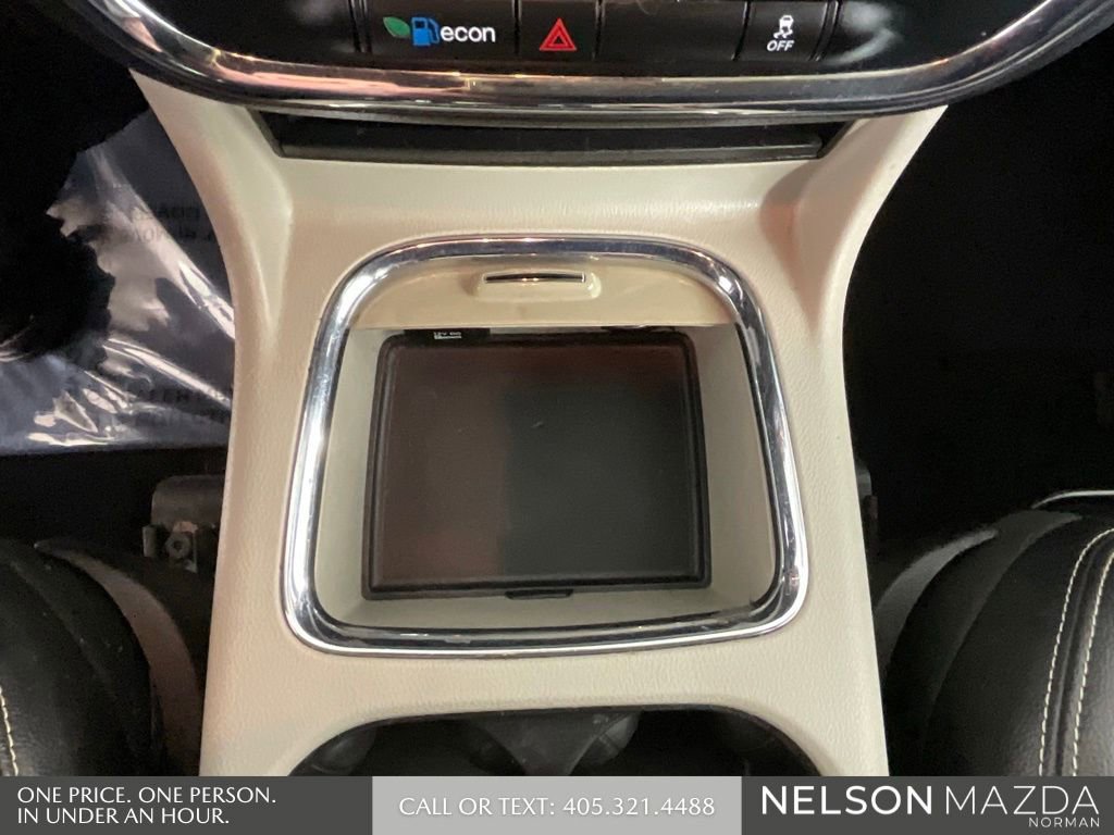 Used 2018 Dodge Grand Caravan SXT image 37