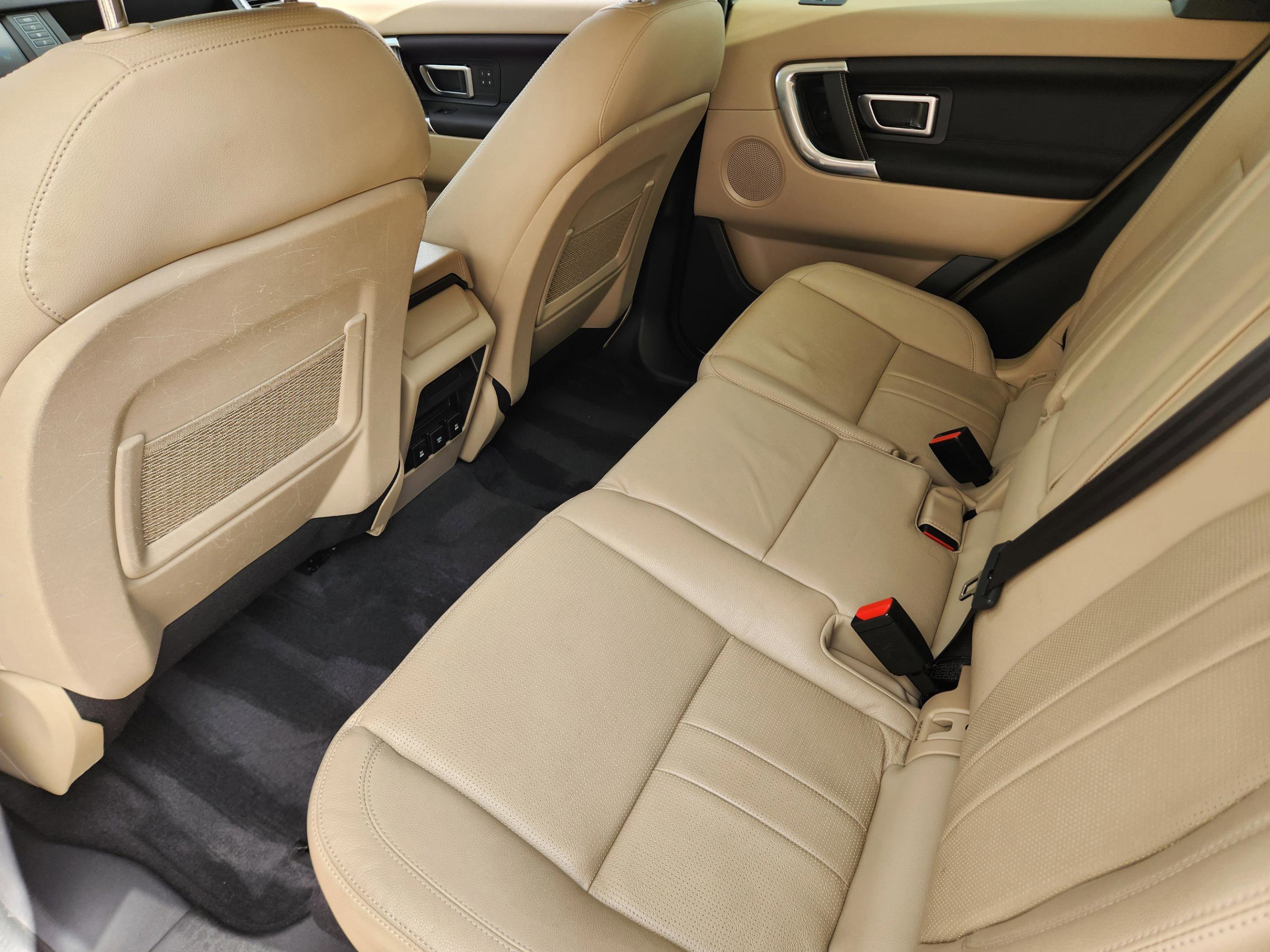 Used 2019 Land Rover Discovery Sport HSE AWD/4WD image 27