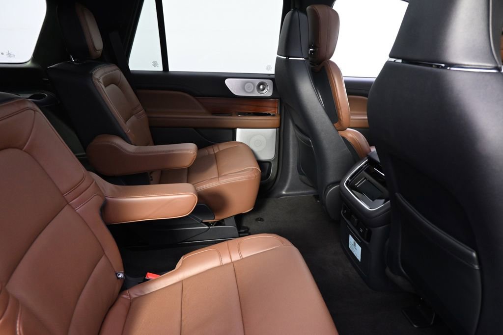 Used 2024 Lincoln Navigator Reserve AWD/4WD image 18