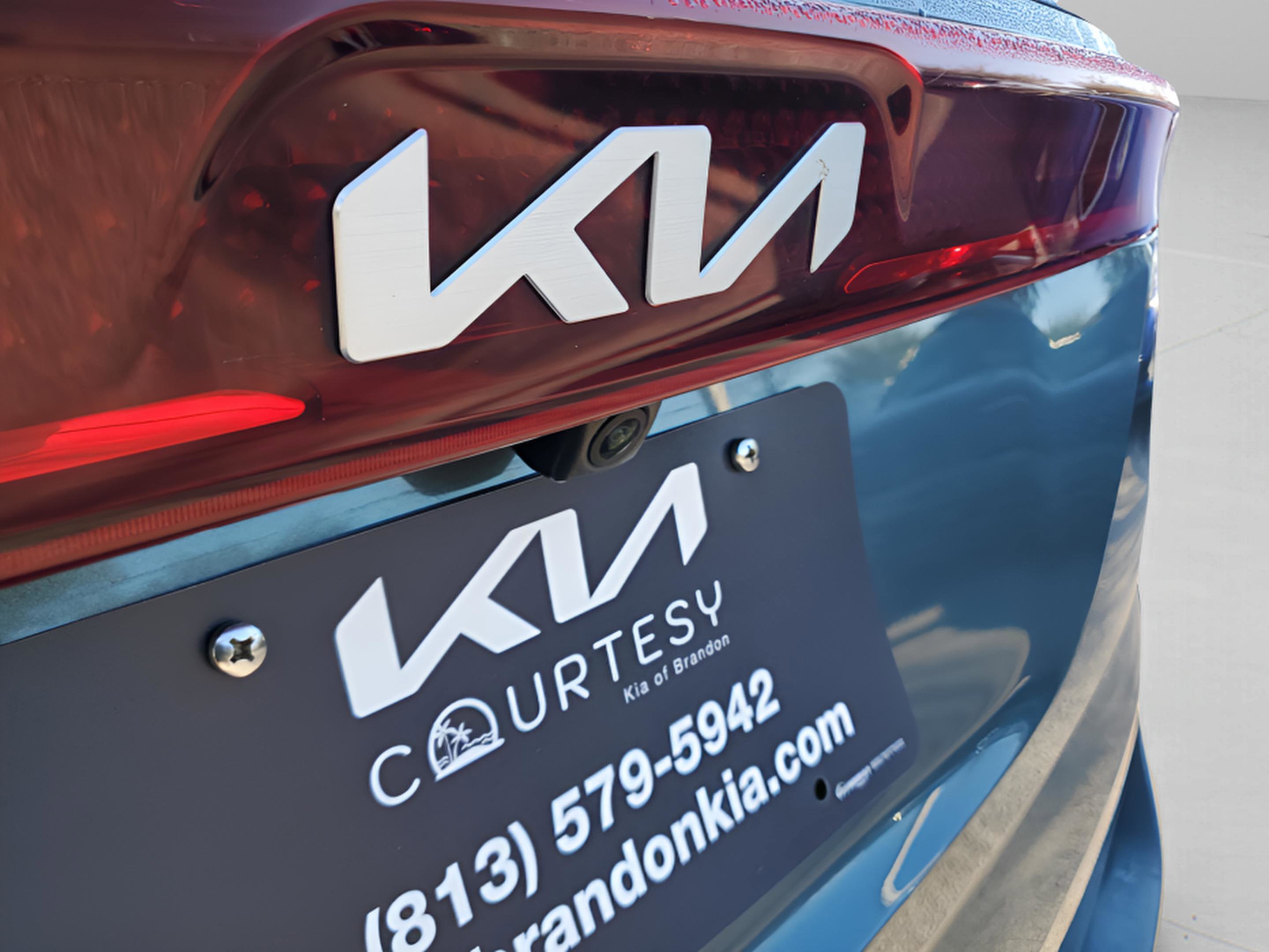 Certified 2023 Kia Carnival EX image 8