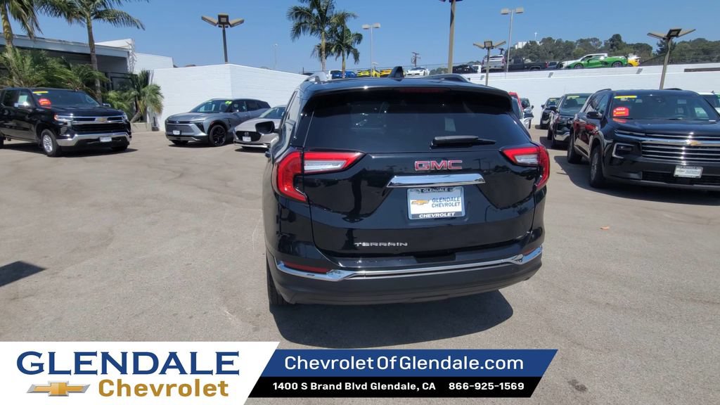Used 2023 GMC Terrain SLT FWD image 7