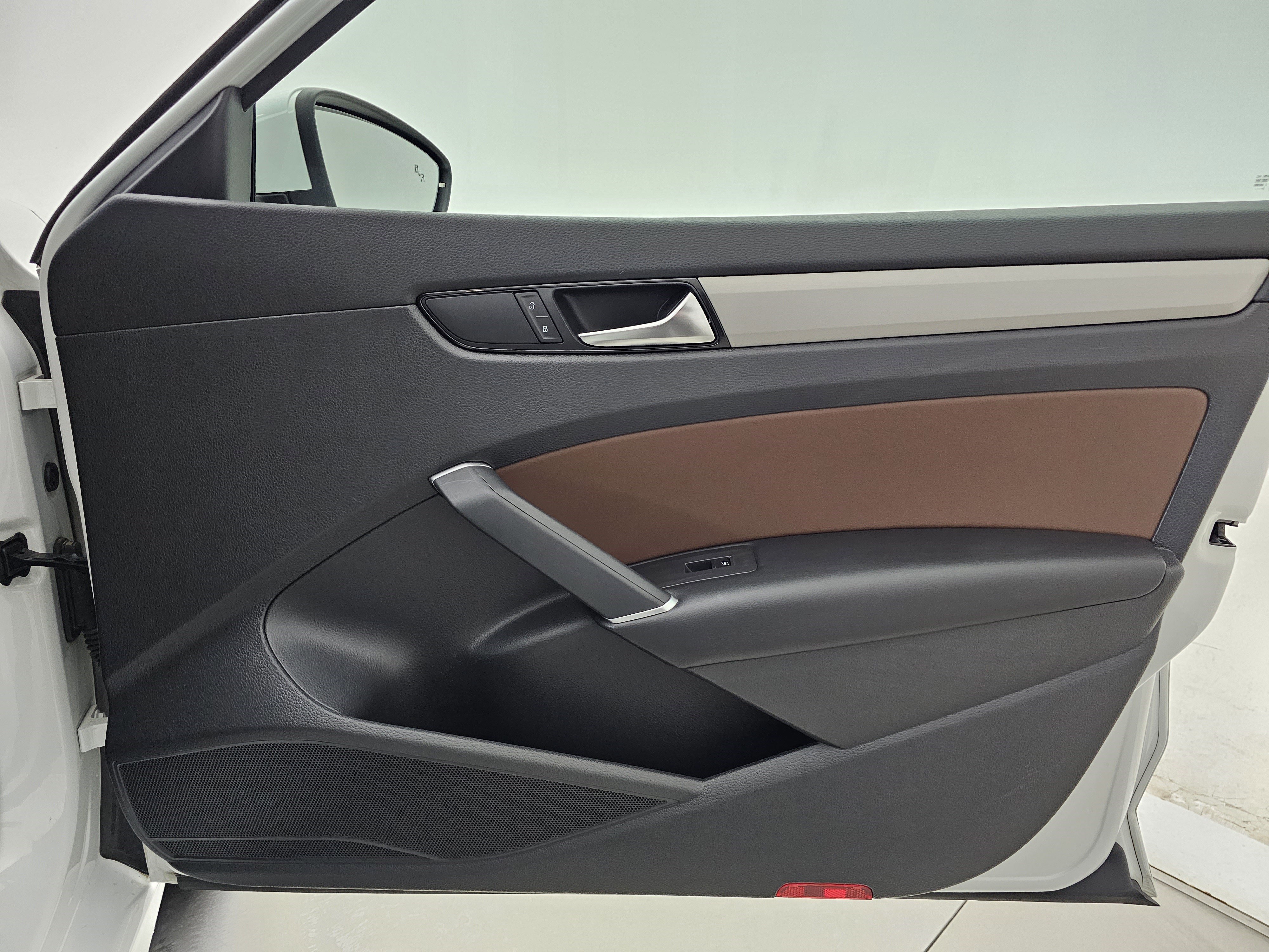 Used 2021 Volkswagen Passat 2.0T SE image 19