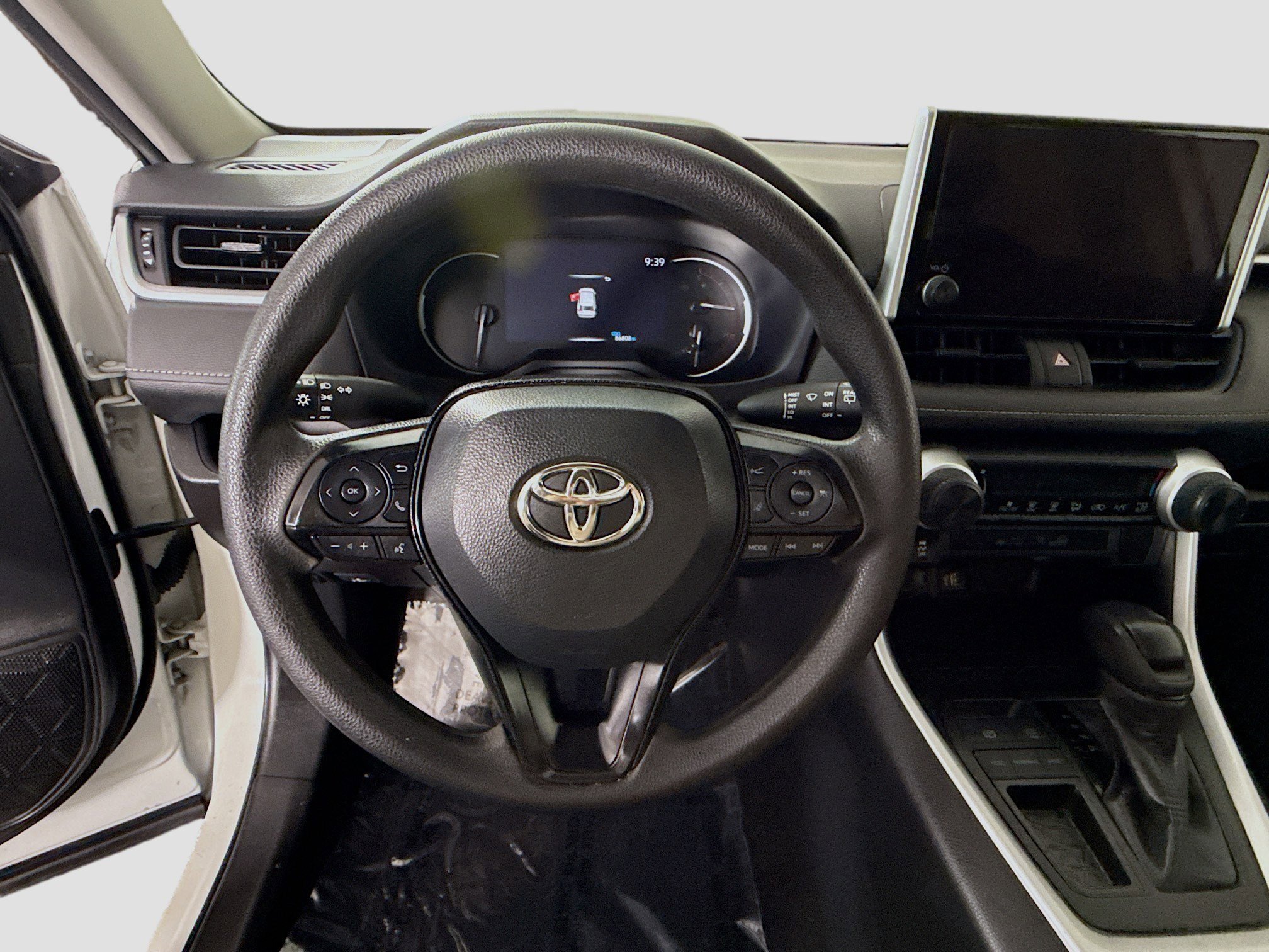 Used 2023 Toyota RAV4 LE image 13