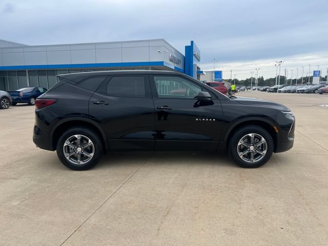 Used 2025 Chevrolet Blazer LT AWD/4WD image 6