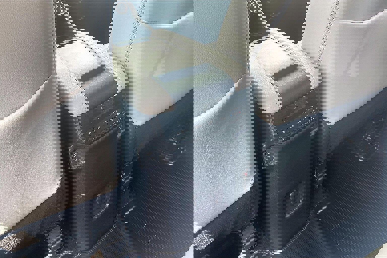 Used 2024 Toyota Grand Highlander XLE image 40