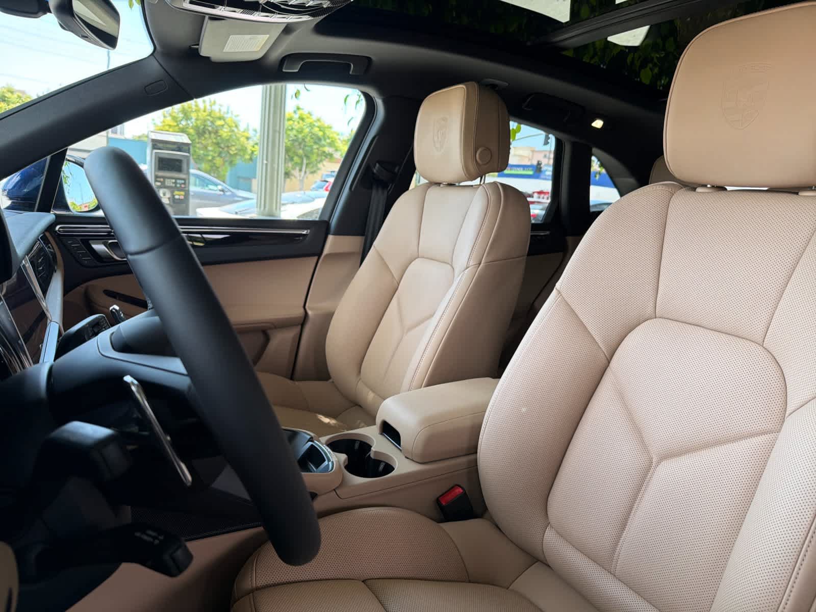 New 2026 Porsche Macan AWD/4WD image 5