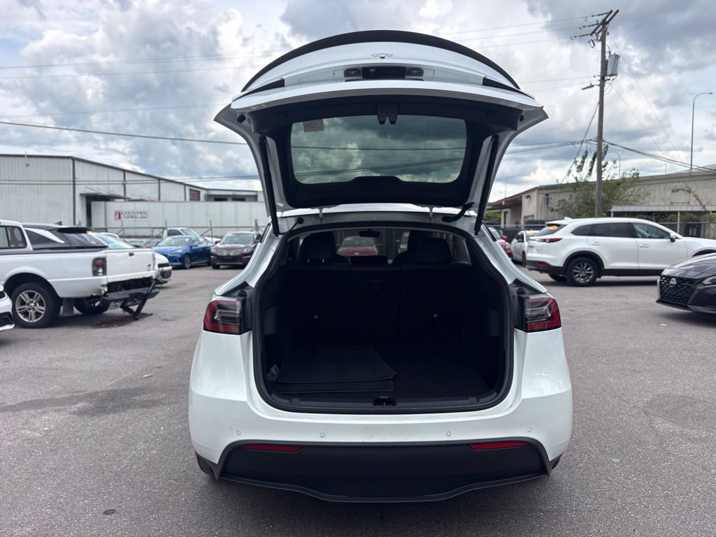 Used 2022 Tesla Model Y Performance AWD/4WD image 14