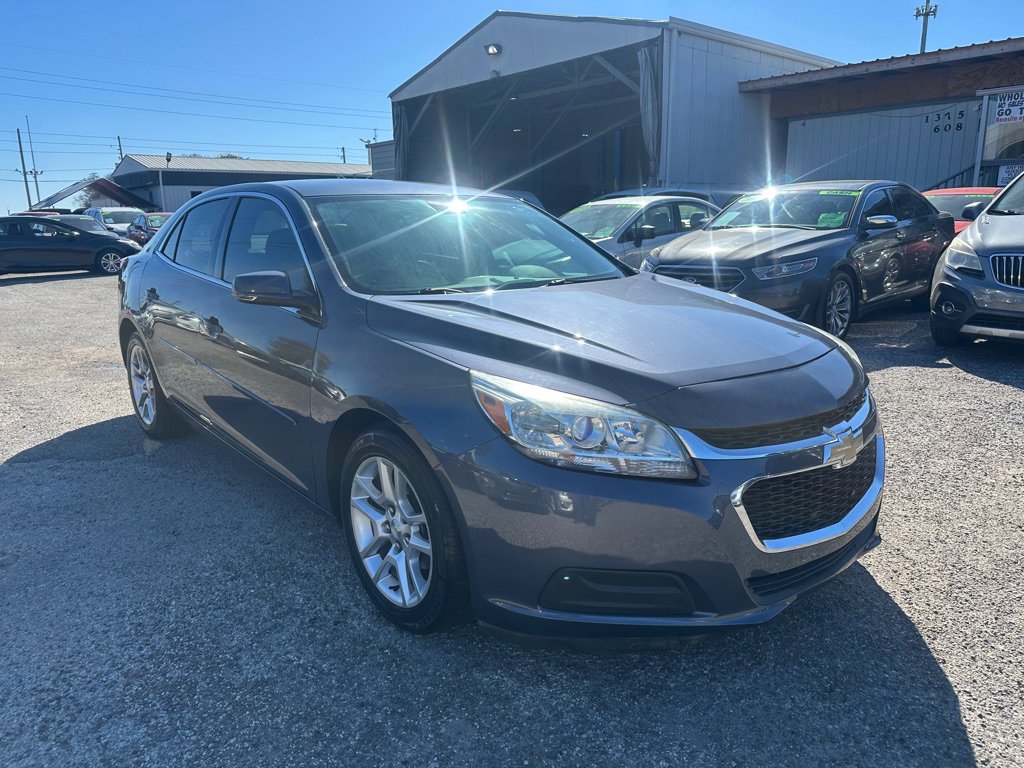 Used 2015 Chevrolet Malibu LT w/ Power Convenience Package image 3