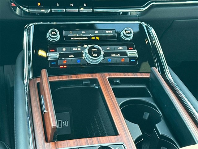 Used 2024 Lincoln Navigator L Reserve image 5